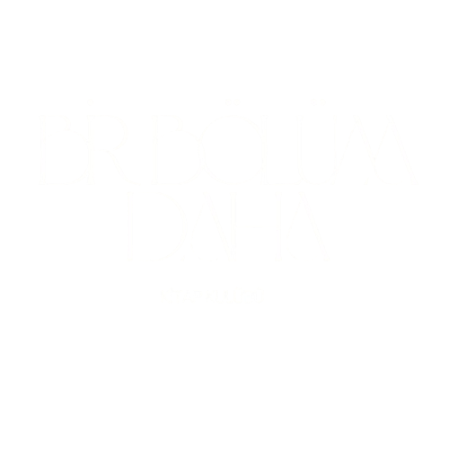 Bir Bölüm Daha Kitap Kulübü Logosu - Beyaz Şık Tasarım